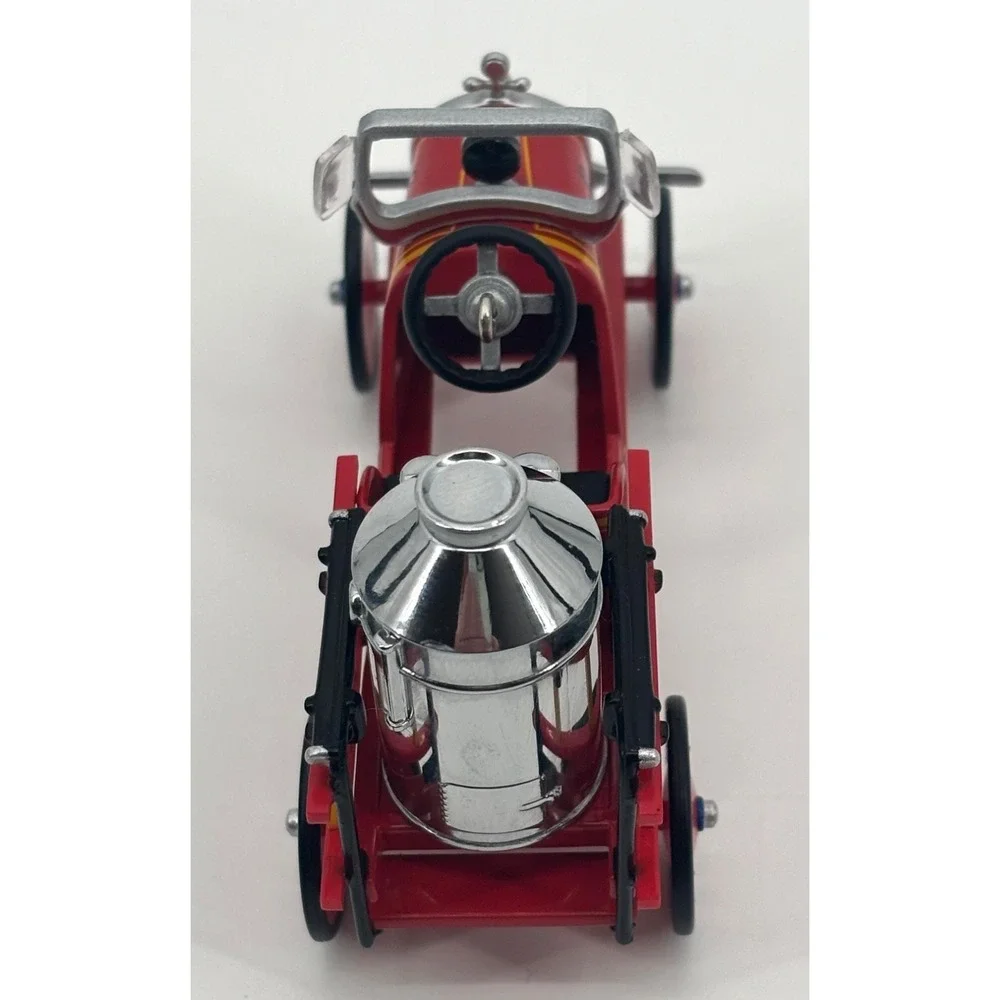 Hallmark Keepsake Ornament 1924 Toledo Fire Engine #6 Christmas‎
